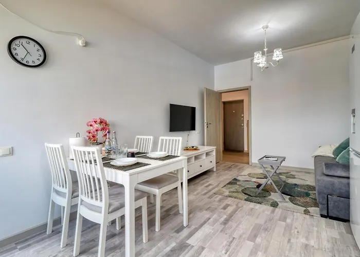 Homie Gray Apartment - Private Parking - Self Check-In
